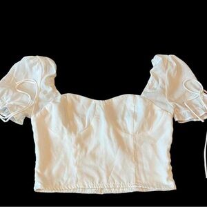 White Leche crop top with puff sleeves